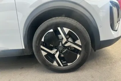 Photo 14 Peugeot 2008  PureTech 130 S&S EAT8