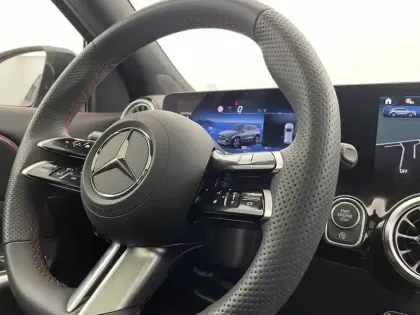 Photo 24 Mercedes GLA  200 d 8G-DCT