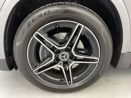 Photo 17 Mercedes GLA  200 d 8G-DCT