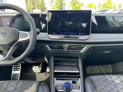 Photo 9 Volkswagen Tiguan NOUVEAU 1.5 ETSI 150CH DSG7 R LIN