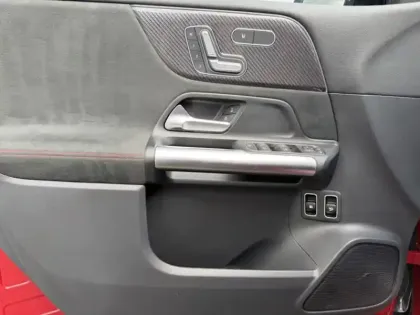 Photo 28 Mercedes Classe B 250 e AMG Line