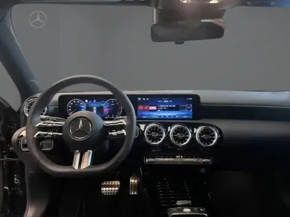 Photo 10 Mercedes Classe A 200 d AMG Line