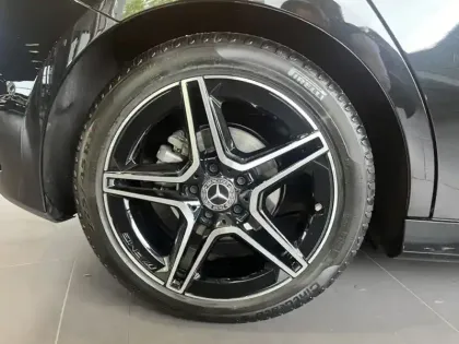 Photo 8 Mercedes Classe A 200 d AMG Line