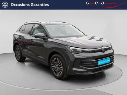 Photo 6 Volkswagen Tiguan  1.5 eTSI 131ch VW Edition DSG7