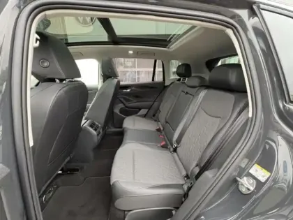 Photo 14 Volkswagen Tiguan  1.5 eTSI 131ch VW Edition DSG7