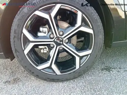 Photo 8 Kia Niro  1.6 GDi 138ch HEV Premium DCT6