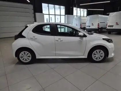 Photo 6 Toyota Yaris  116h Dynamic 5p MY22