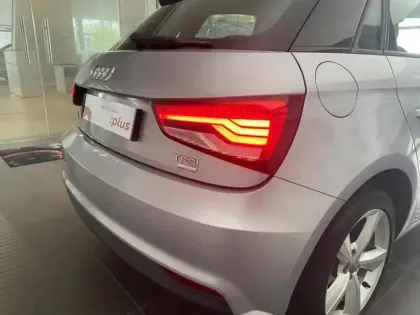 Photo 7 Audi A1  Sportback 1.0 TFSI 95ch ultra Metropolitan S tronic 7