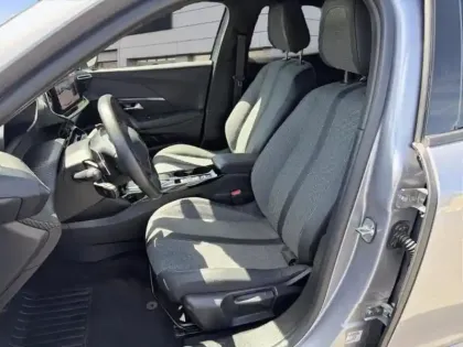 Photo 8 Peugeot 2008  1.2 Hybrid 136ch Allure e-DCS6