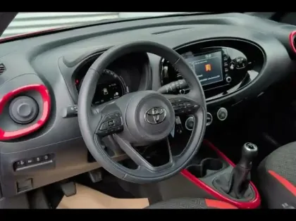 Photo 8 Toyota Aygo  X 1.0 VVT-i 72ch Air Design MY23