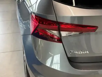 Photo 11 Skoda Fabia  1.0 TSI Evo2 95ch Limited Edition