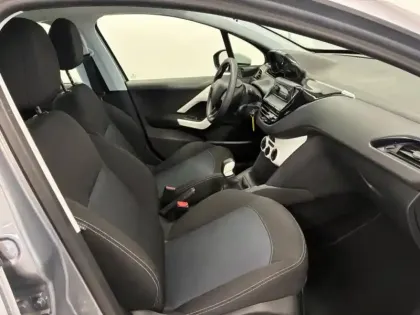 Photo 9 Peugeot 208  1.2 PureTech 68ch E6.c Like 5p