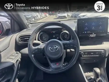 Photo 8 Toyota Yaris  116h GR Sport 5p Pack Techno Toit Panoramique