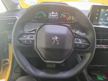 Photo 8 Peugeot 208  Electrique 50 kWh 136ch