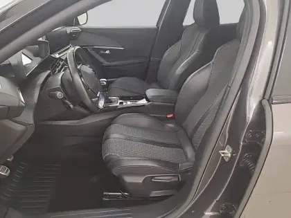 Photo 36 Peugeot 2008  PureTech 130 S&S BVM6
