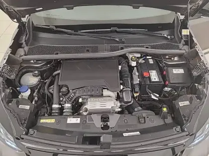 Photo 55 Peugeot 2008  PureTech 130 S&S BVM6