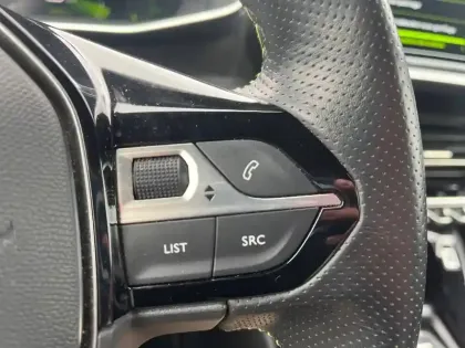 Photo 18 Peugeot 2008  PureTech 130 S&S BVM6