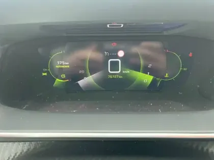 Photo 20 Peugeot 2008  PureTech 130 S&S BVM6