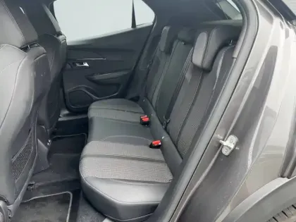 Photo 11 Peugeot 2008  PureTech 130 S&S BVM6