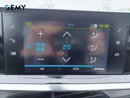 Photo 15 Peugeot 208  Electrique 50 kWh 136ch