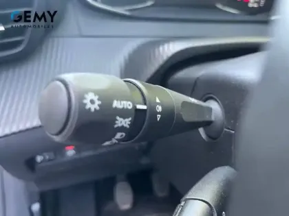 Photo 15 Peugeot 208  PureTech 100 S&S BVM6
