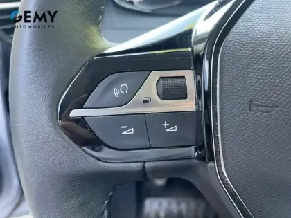 Photo 16 Peugeot 208  PureTech 100 S&S BVM6