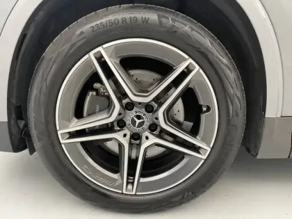 Photo 17 Mercedes GLA  180 d 8G-DCT