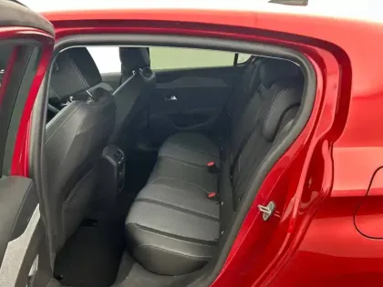 Photo 31 Peugeot 308  PHEV 180 e-EAT8