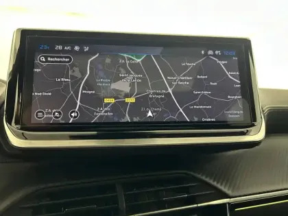 Photo 36 Peugeot 2008  Hybrid 136 e-DCS6