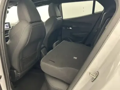 Photo 44 Peugeot 2008  Hybrid 136 e-DCS6