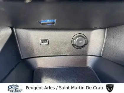 Photo 15 Peugeot 3008  Hybrid 136 e-DCS6
