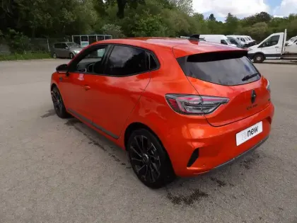 Photo 9 Renault Clio  E-Tech full hybrid 145 ch GSR2