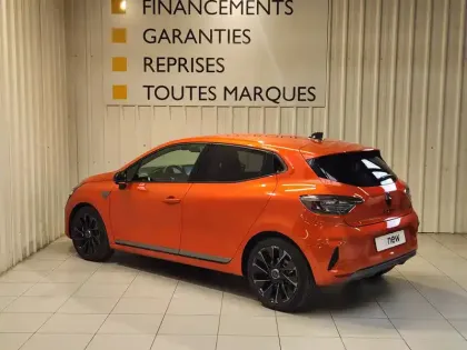 Photo 11 Renault Clio  E-Tech full hybrid 145 ch GSR2