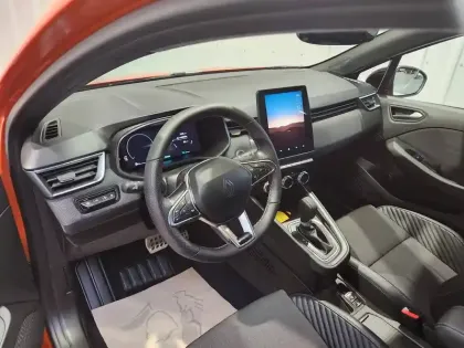 Photo 14 Renault Clio  E-Tech full hybrid 145 ch GSR2