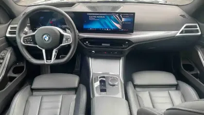 Photo 24 BMW Serie 3 330e xDrive 292 ch BVA8