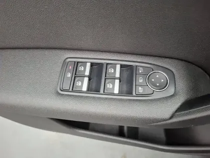 Photo 38 Renault Captur  TCe 90 - 21