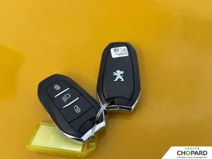 Photo 20 Peugeot 208  PureTech 100 S&S BVM6