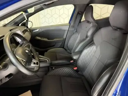 Photo 8 Renault Clio  E-Tech full hybrid 145