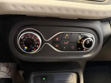Photo 32 Renault Twingo  III E-Tech
