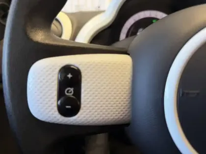 Photo 27 Renault Twingo  III E-Tech
