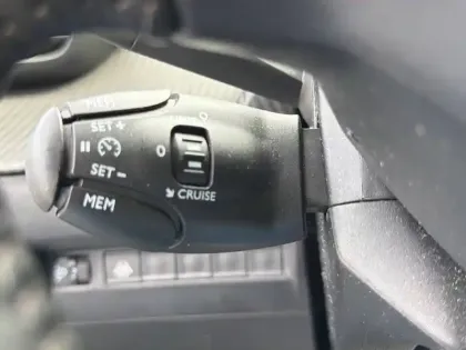 Photo 18 Peugeot 208  PureTech 100 S&S BVM6