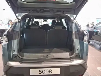 Photo 27 Peugeot 5008  Plug-in Hybrid 225 ch e-DCS7