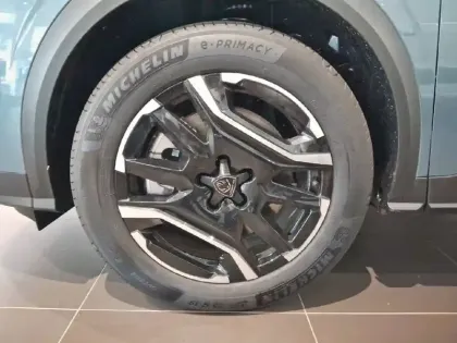 Photo 34 Peugeot 5008  Plug-in Hybrid 225 ch e-DCS7