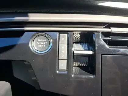 Photo 57 Peugeot 5008  Plug-in Hybrid 225 ch e-DCS7