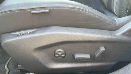 Photo 44 Peugeot 408  Hybrid 136 e-DCS6