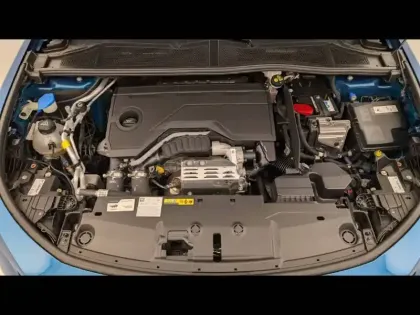 Photo 17 Peugeot 408  Hybrid 136 e-DCS6