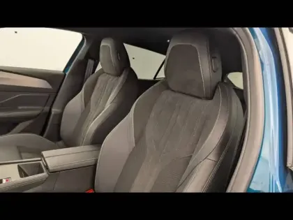 Photo 12 Peugeot 408  Hybrid 136 e-DCS6