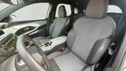 Photo 32 Peugeot 3008  Hybrid 136 e-DCS6