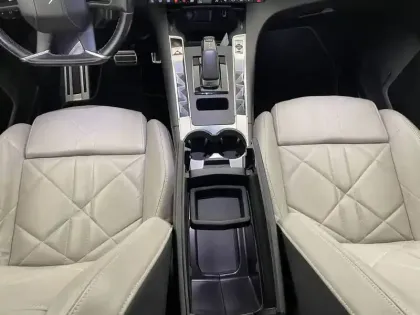 Photo 32 DS DS 7 DS7 Crossback Hybride E-Tense 225 EAT8