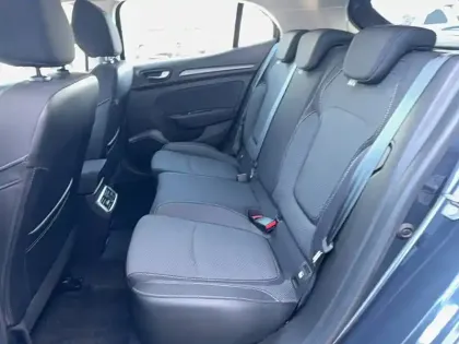 Photo 15 Renault Megane  IV Berline Blue dCi 115